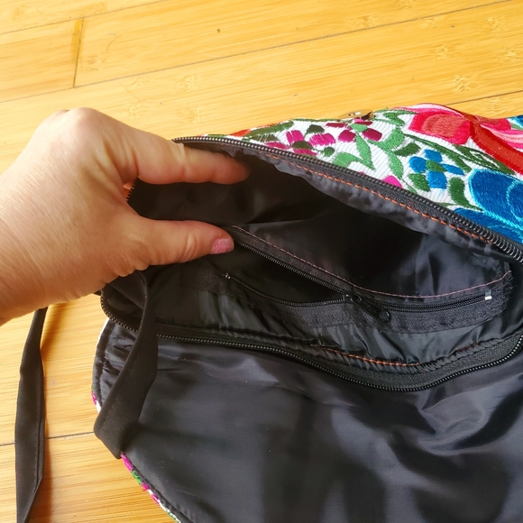 Envelope Clutch Purse, Vibrant Embroidered Colors, Zip Closure, Crossbody Strap - Picture 5 of 9